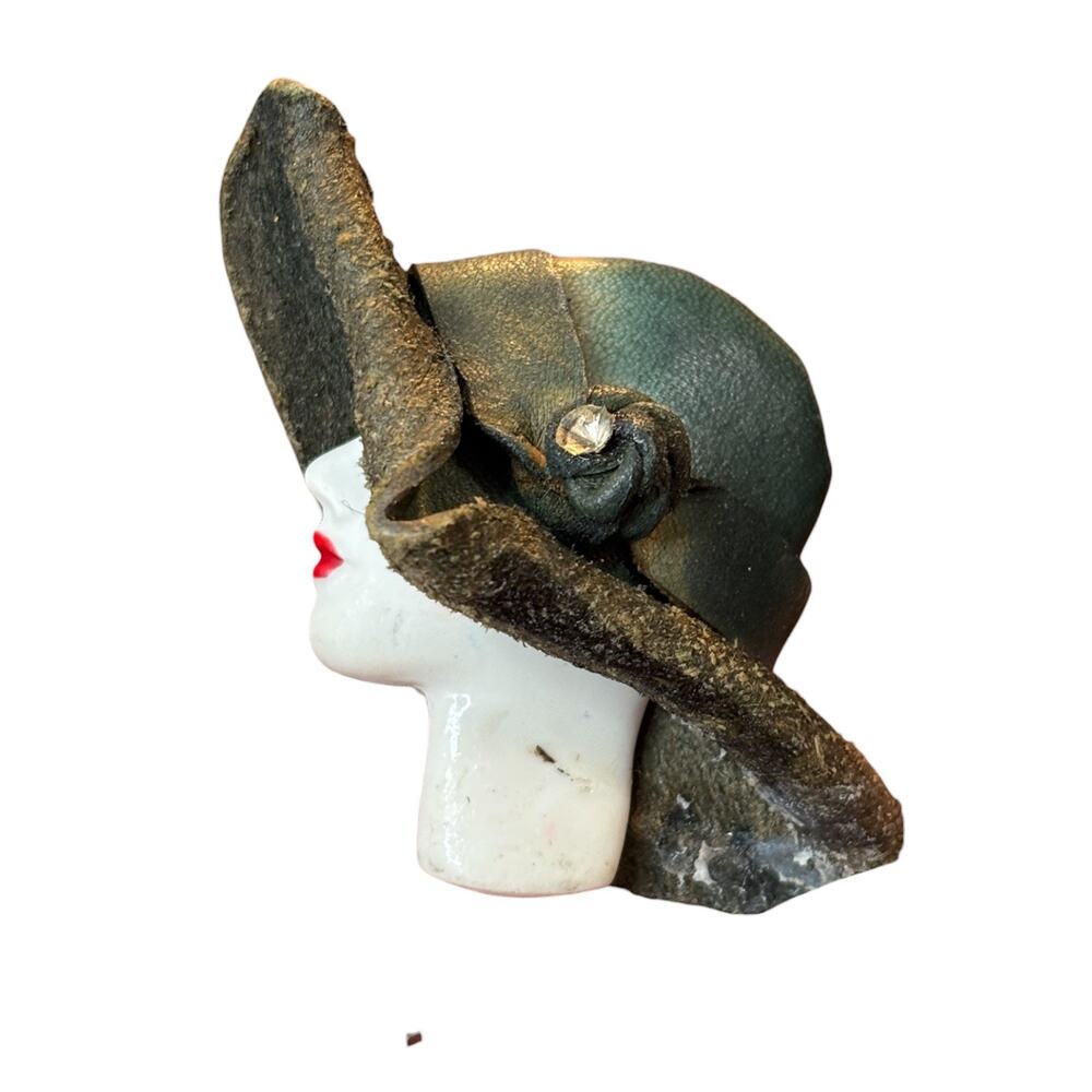 Vintage Lady Head Brooch Wide Brim Hat Resin Faux Suede Art Deco Style Portrait
